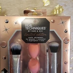 NIB Real Techniques Powder Concealer Highlight